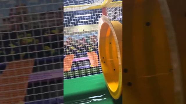 Алисия в игровой Joki Joya (Джоки Джоя)