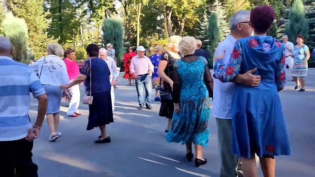 ВДАЛИНІ ЗА СЕЛОМ! ТАНЦЫ ХАРЬКОВ УКРАИНА СЕНТЯБРЬ 2023 смотреть онлайн