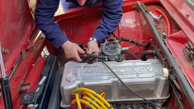 Увлеченная молодежь.Красавец спортивный а/м 2102 с тюннингованным двигателем смотреть онлайн