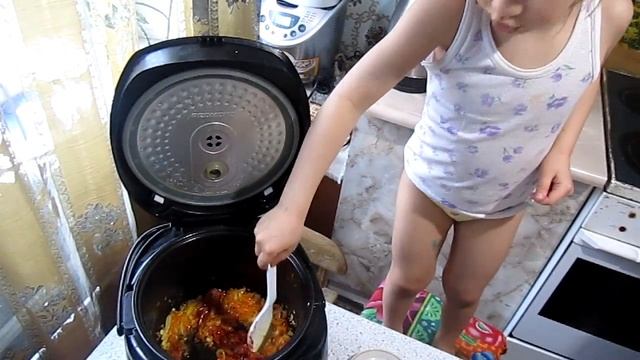 талантливые дети/  маленькая девочка творит чудеса с едой