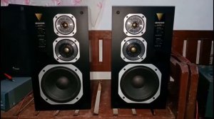 Kenwood LS-330 3 way speaker Pair with Pioneer SA-7800ii Amplifier + Sansui SE-8ii Equalizer