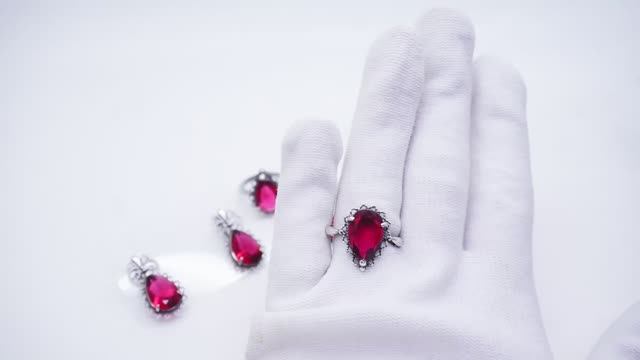 Гарнитур серьги и кольцо 