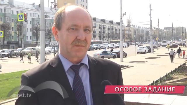 Вечный огонь на несколько минут перенесли на специальную горелку смотреть онлайн