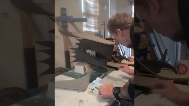 Make Your Own Life Size Dragon Head in Two Hours or Less! Cheap and Easy! смотреть онлайн
