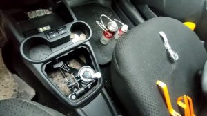 Лада Гранта (FL) снятие и удаление скрипа ручки КПП.