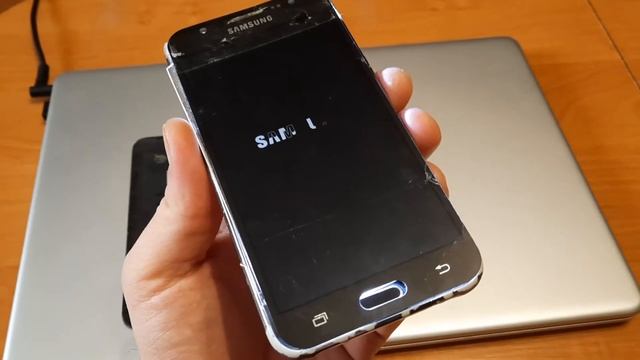 Сбрасываем Samsung Galaxy J5 до заводских настроек смотреть онлайн