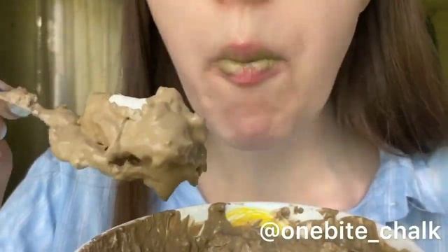 Bowl of chalk in clay paste | wet feast | clay eating with spoon | chalk eating смотреть онлайн