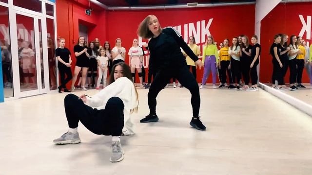 Танцы в Череповце с Анной Целиковой | Sueco The Child - Fast | Танцевальный Центр ЭЛЕФАНК смотреть онлайн