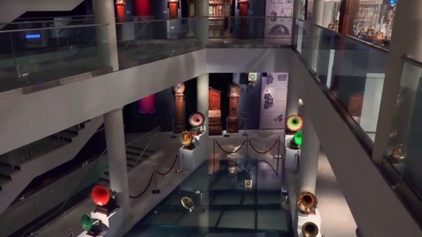 Meet our guides! Знакомьтесь с экскурсоводами музея "Собрание"!