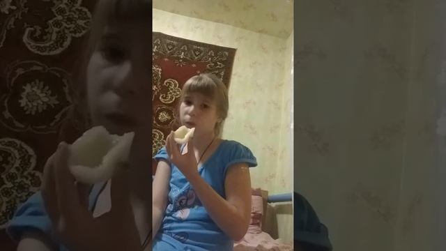 Пробую ананасовую дыню смотреть онлайн