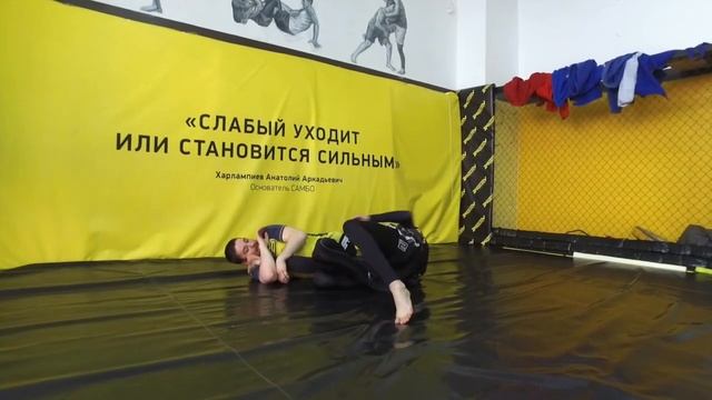 Грэпплинг. Болевые на ноги. Рычаг колена из открытого гарда. смотреть онлайн