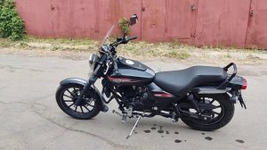 Bajaj avenger 220 Street