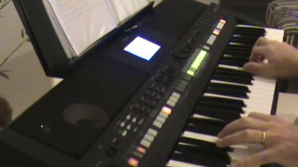 Yamaha PSR S650