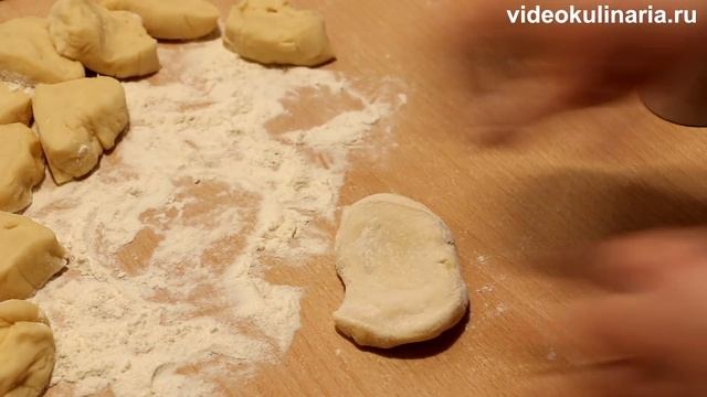 Рецепт - Булочки с творогом от videokulinaria.ru смотреть онлайн