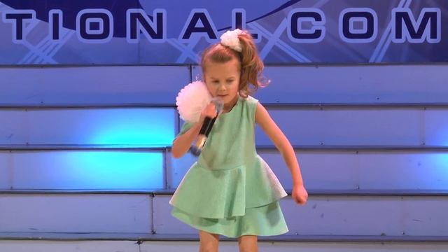 6 лет, Осипова Злата, Песня ожившей куклы