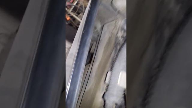 Снятие и установка переднего правого крыло на SKODной! !! смотреть онлайн