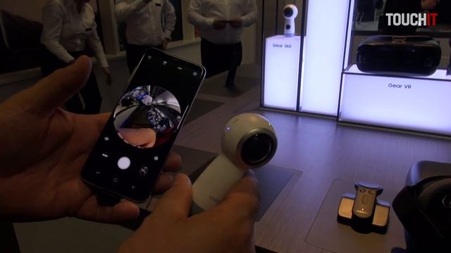 Kamera Samsung Gear 360 (2017) смотреть онлайн