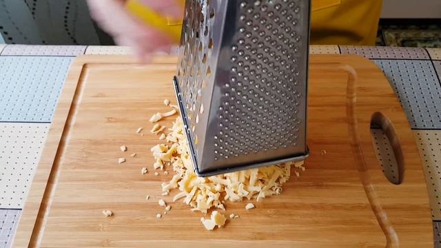 Заливной ПИРОГ с СОСИСКАМИ и СЫРОМ. Лучшее ТЕСТО для ЗАЛИВНЫХ пирогов | kitchenice смотреть онлайн