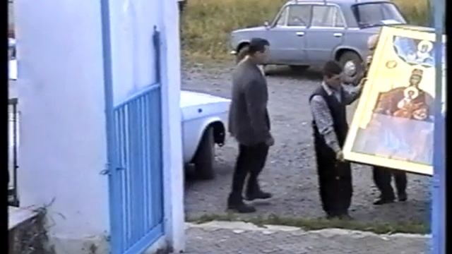 «Новая икона в Храме села Воскресенское». 11-08-2002 смотреть онлайн