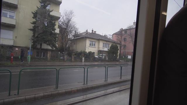 Hungary, Budapest, tram 17 ride from Móricz Zsigmond körtér M to Budapest-Déli Railway Terminal смотреть онлайн