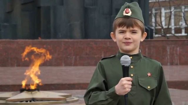 Арсений Падин. Стихотворение Роберта Рождественского "Баллада о маленьком человеке" смотреть онлайн