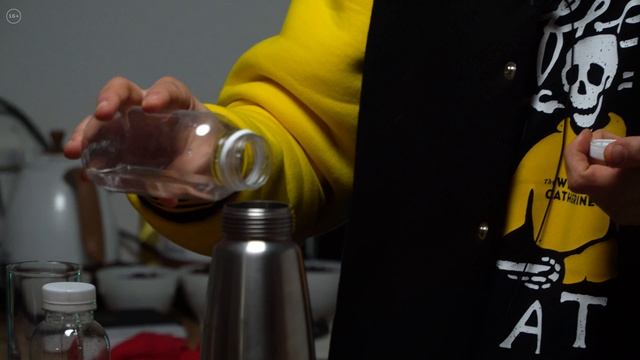 Рецепт «Кофейный лимонад» с техникой приготовления «олео сахарум» || Безотходное производство смотреть онлайн