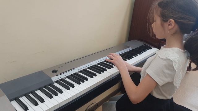Мустафина Амина. 9 лет. общ фно(2год обуч). Кабалевский.Частушка смотреть онлайн