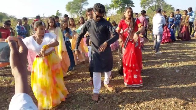 ठंडी-ठंडी ?मटकी मा वोजिया?नी ताडी पिने जरीक भाल वैवण जबरो मजो आवे।।Vairal Dance Adivasi vk bhuriya смотреть онлайн
