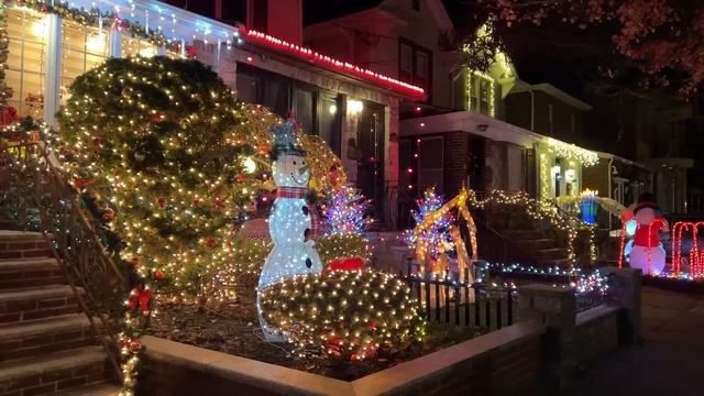 [4K]??NYC Christmas Walk? 2022 Dyker Heights Christmas Lights Walking Tour??Brooklyn. 2022 смотреть онлайн