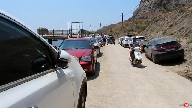 Западная окраина берега города Судак в Лето 2020. Там заканчивается набережная смотреть онлайн