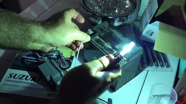 Suzuki Boulevard C50 Bobber Build Project Day 8 HID Headlight смотреть онлайн
