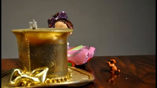 Прогулка на розовой машинке. смотреть онлайн