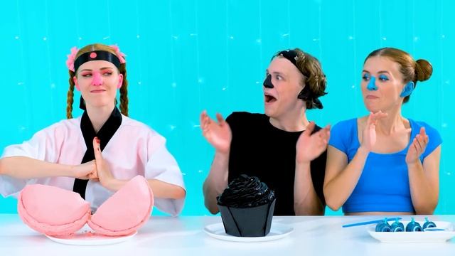 24 Часа Едим Еду Одного Цвета Челлендж | Война Пранков от PaRaRa Challenge смотреть онлайн