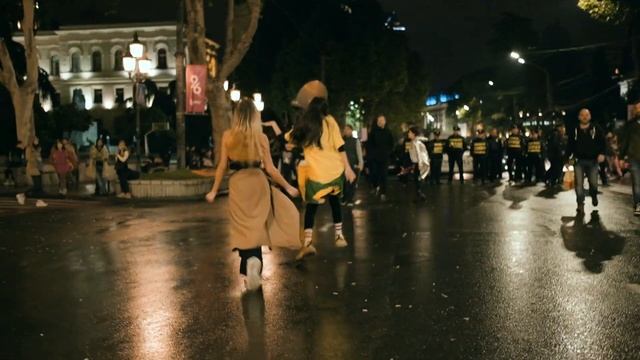 Raving Riot: Рейв у парламента, документальный 2019 года