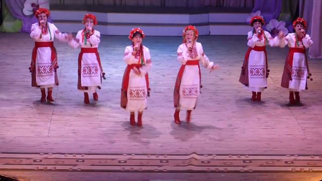 Дорогие женщины, ансамбль "Калинонька" и его руководитель Людмила Бойко, поздравляют Вас с 8 Марта! смотреть онлайн