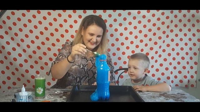 ДОМАШНИЕ ОПЫТЫ// ВУЛКАН, ОПЫТ С ЙОДОМ, ОПЫТ С БУМАГОЙ И СТАКАНОМ смотреть онлайн