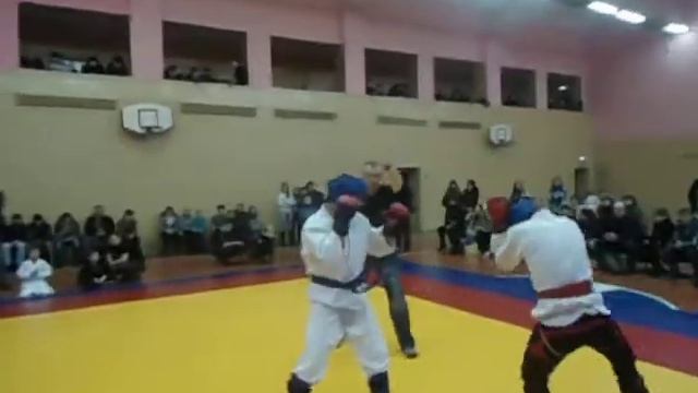 1. Дмитрий Савельев,(красный)vsрукопашник с первой школы смотреть онлайн