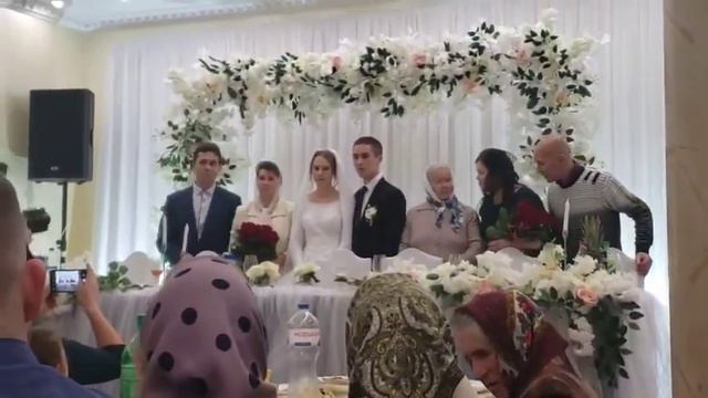Благословен тот дом, где в каждом чистом сердце, Слово Святое Господа живёт. смотреть онлайн