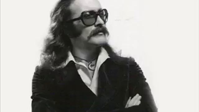 Cem Karaca - Bedava Yaşıyoruz смотреть онлайн