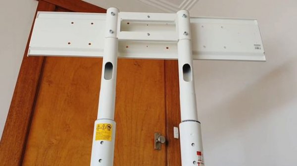 Best Mobile TV Cart/ Portable TV Stand (Universal) TV/LED/LCD 42"-80"