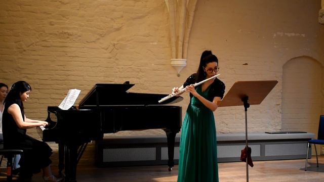 E. Schulhoff, Sonata for Flute and Piano (1927) смотреть онлайн