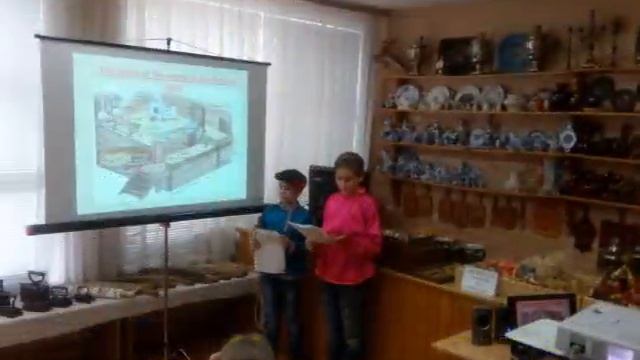 Экскурсия в школьном музее ГБОУ Школа №998 на иностранных языках смотреть онлайн