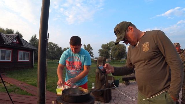 Бешеный клев судака, щуки! Гитара у костра, баня.Жареный судак! смотреть онлайн