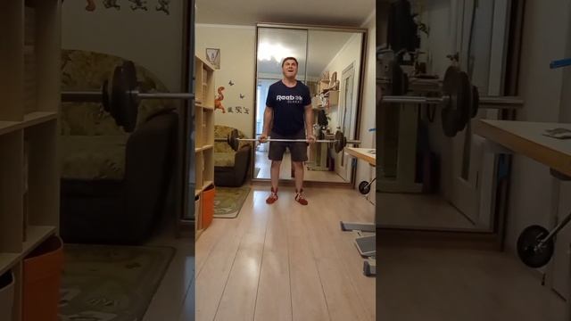 Всех с праздником 8 ноября день ветеранов спорта. Пора качать бицепс, штанга на бицепс 60 кг на 4