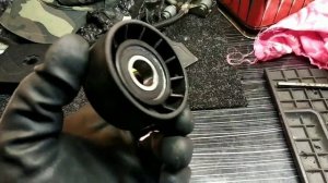 Меняю подшипник в необслуживаемом ролике натяжителя, Форд Транзит 2.4.