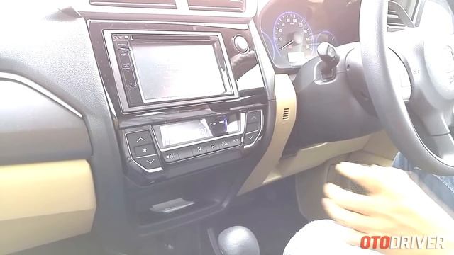 Honda Mobilio 2016 Review Indonesia - OtoDriver (part 1/2 ) (English Subtitled) смотреть онлайн