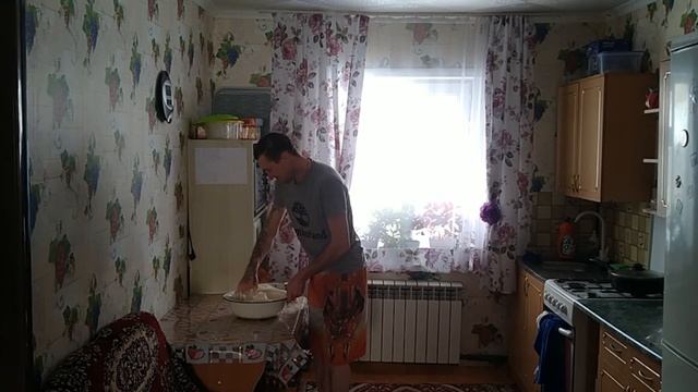 Привели корову на обгул, к быку. Готовлю ужин! смотреть онлайн