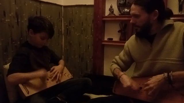 Играем с учеником музыку из фильма "Последний из Могикан" смотреть онлайн