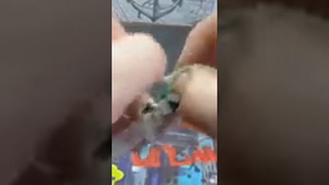 миниатюрный лазерный меч смотреть онлайн