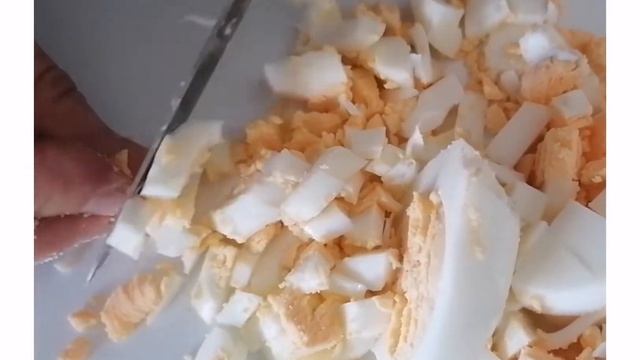 Крылья, ноги и хвосты,мы все дождались весны. Печём молдавские пирожки. смотреть онлайн